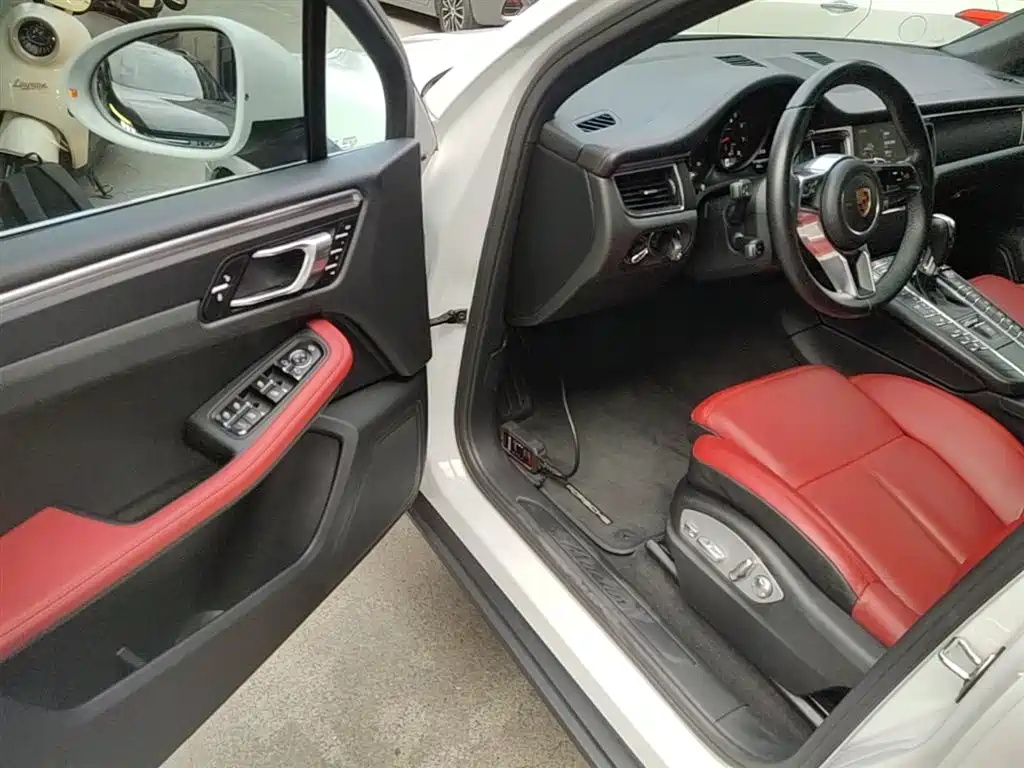 Porsche Macan 2017 Macan 2.0T фото 16