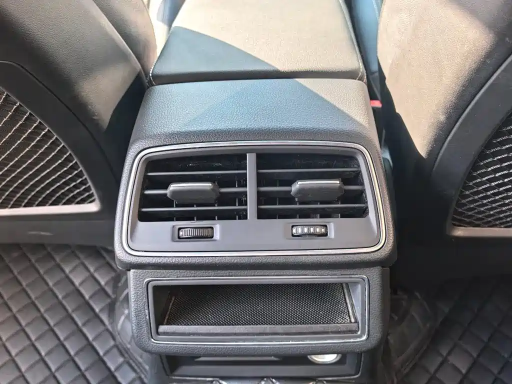 Audi A6L 2023 40 TFSI Luxury Dynamic фото 11
