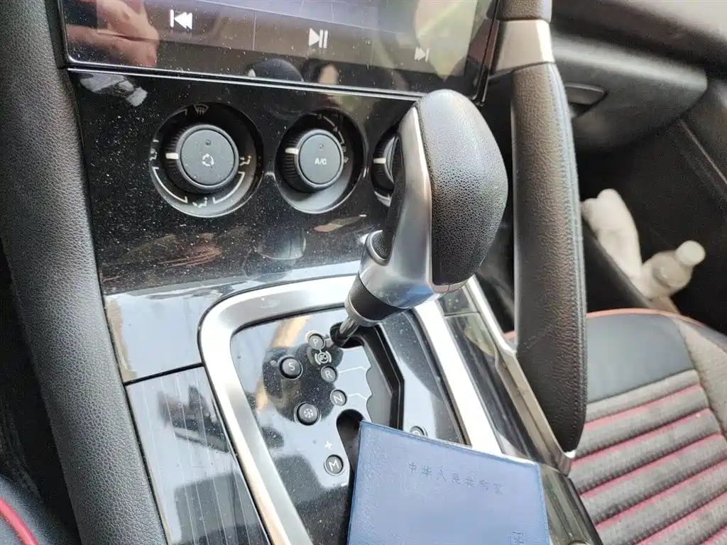 Peugeot 3008 2015 2.0L Automatic Classic Edition фото 7