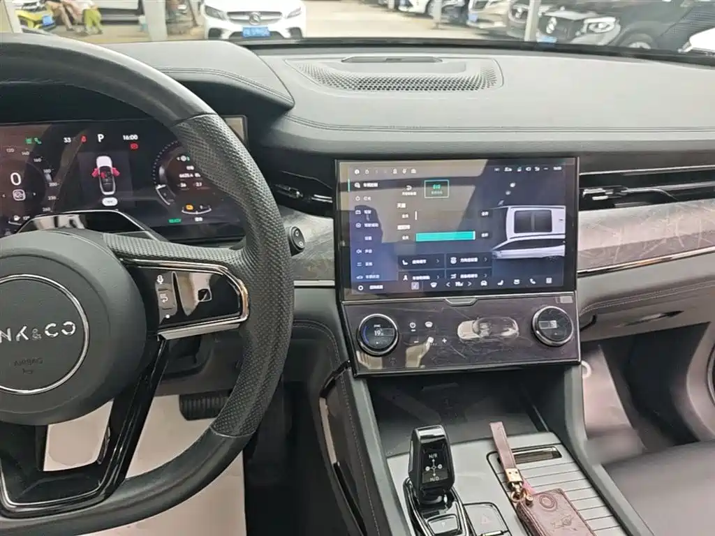 Lynk & Co 09 EM-P 2021 2.0T PHEV Halo 7-Seater фото 10