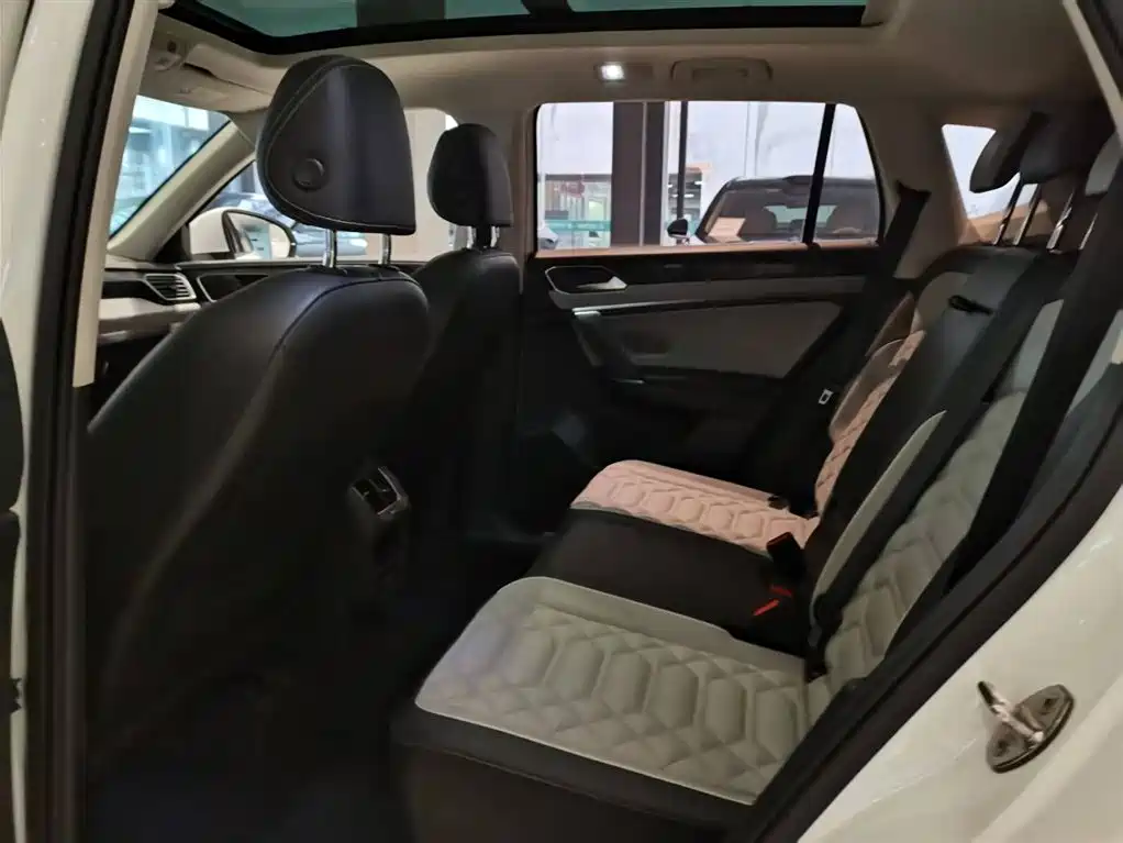 Volkswagen Tayron 2023 300TSI 2WD Luxury Plus Advanced Edition фото 8