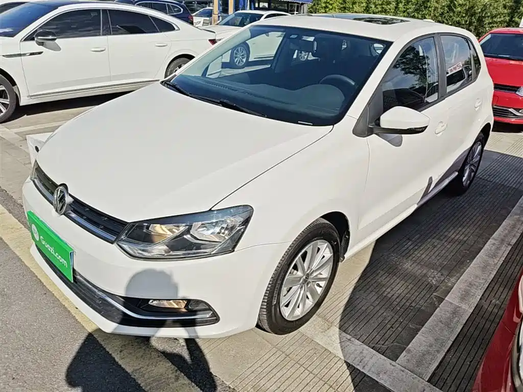 Volkswagen Polo 2014 1.6L Automatic Comfort Edition фото 2