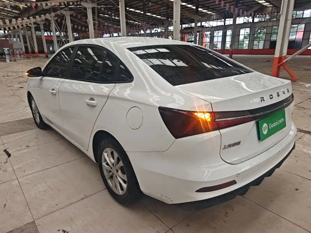 Фото 5 - Roewe i5