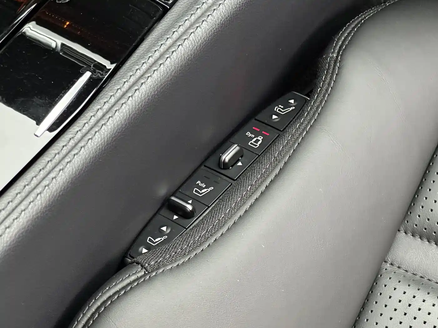 Mercedes-Benz CLS AMG 2015 AMG CLS 63 4MATIC фото 27