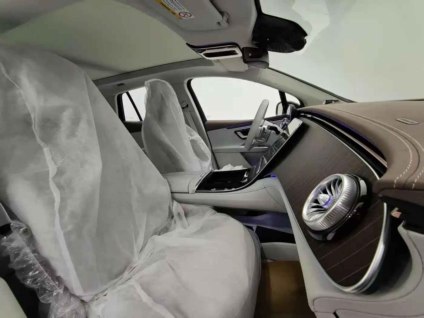 Mercedes-Benz EQE SUV 2024 500 4MATIC Pioneer Edition фото 9