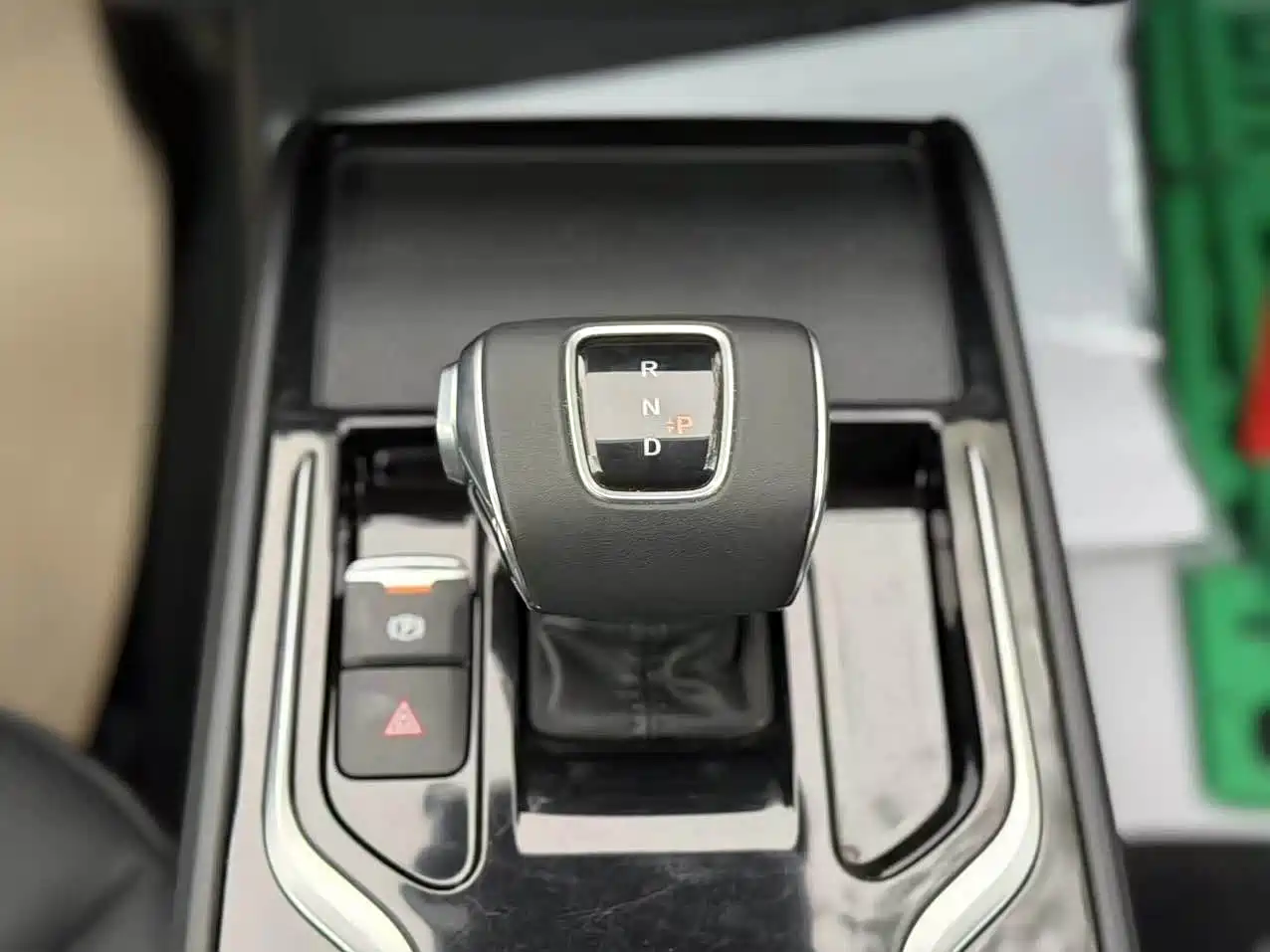 Hongqi E-QM5 2024 500km Travel Edition фото 14