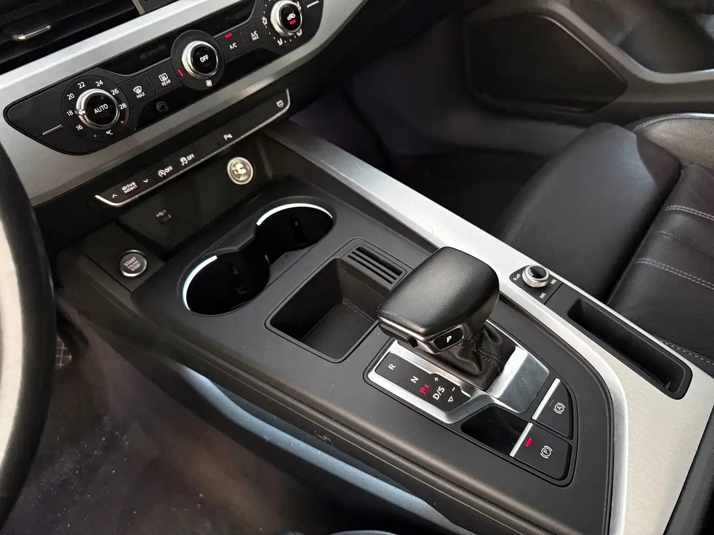 Audi A4L 2020 40 TFSI Fashion Dynamic Edition фото 16