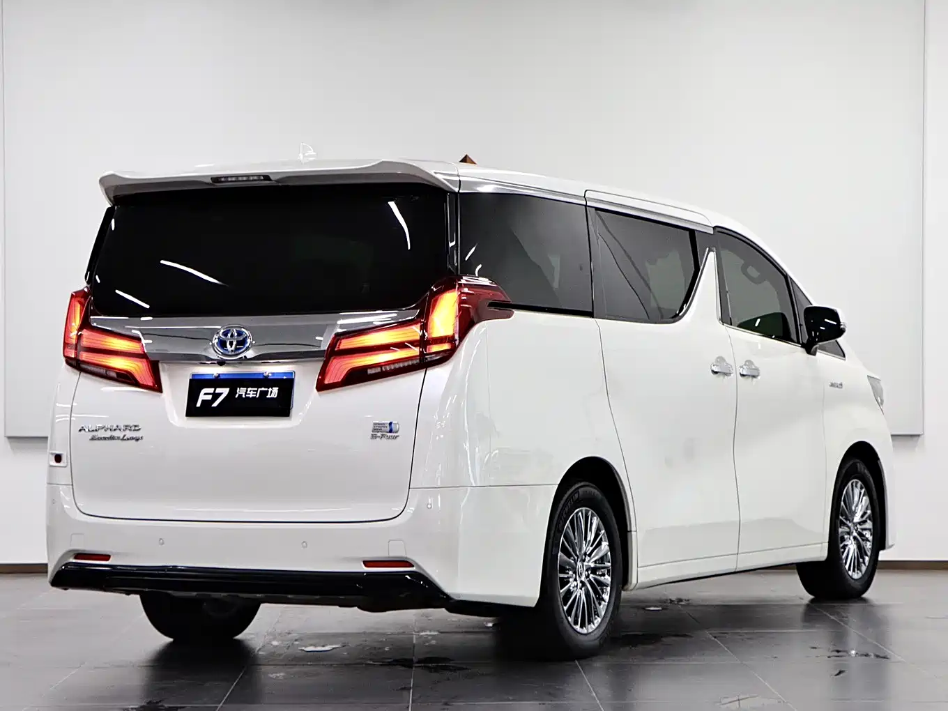 صورة 6 - Toyota Alphard