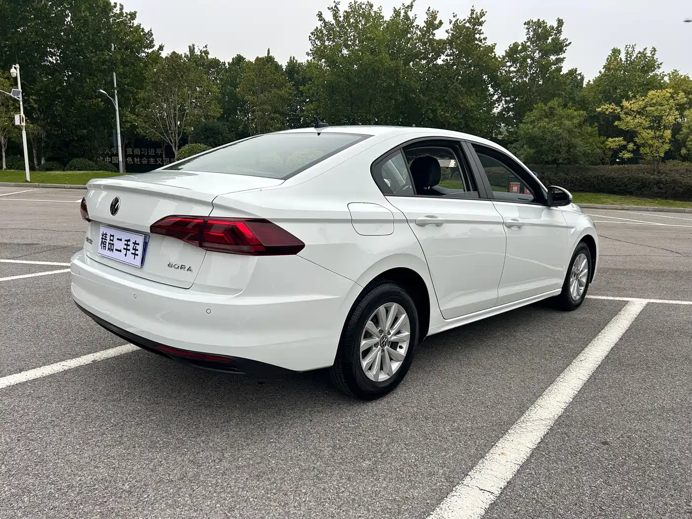 VOLKSWAGEN BORA