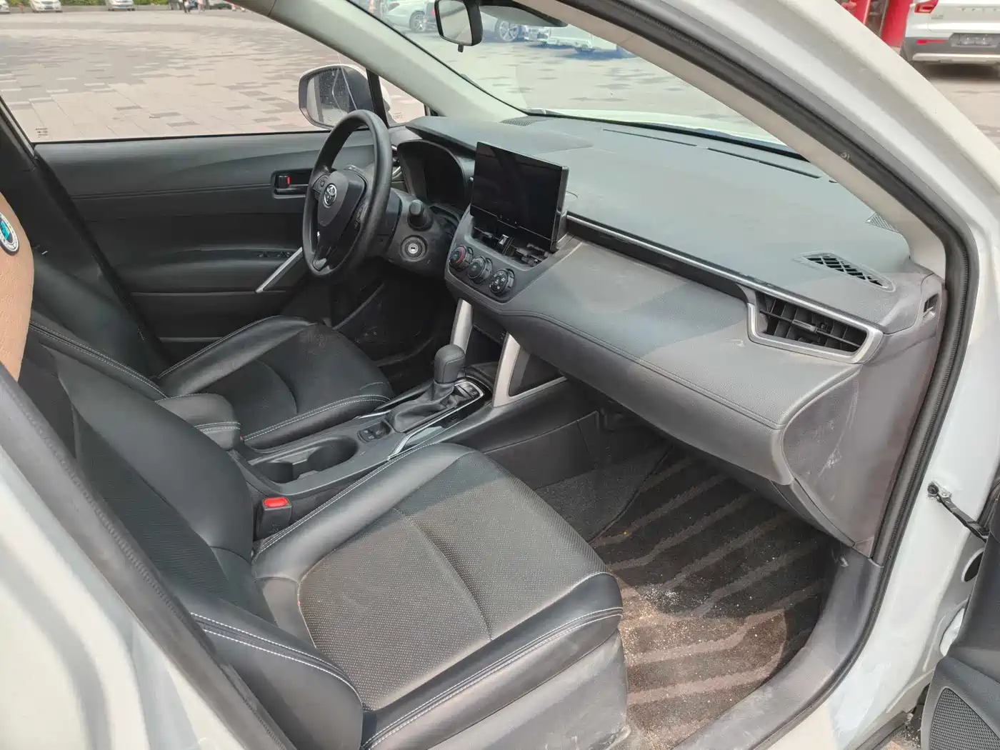 Toyota Corolla Cross 2024 Model 2.0L Pioneer Edition фото 13