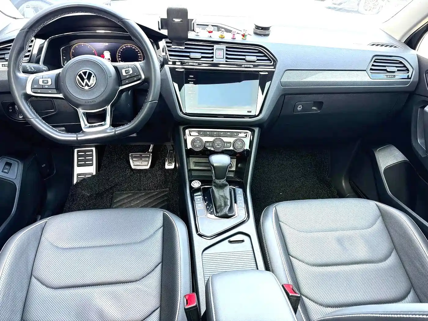 Volkswagen Tiguan L 2021 330TSI Automatic 2WD R-Line Premium фото 8