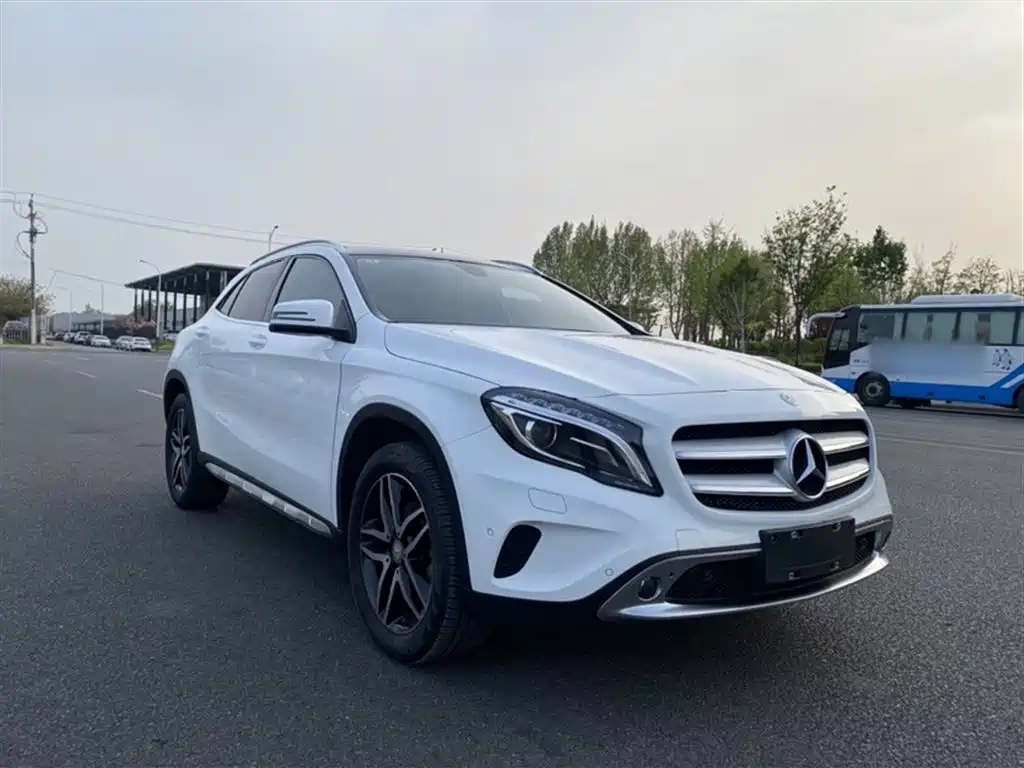 Mercedes-Benz GLA 2015 GLA 220 4MATIC Fashion Edition фото 21