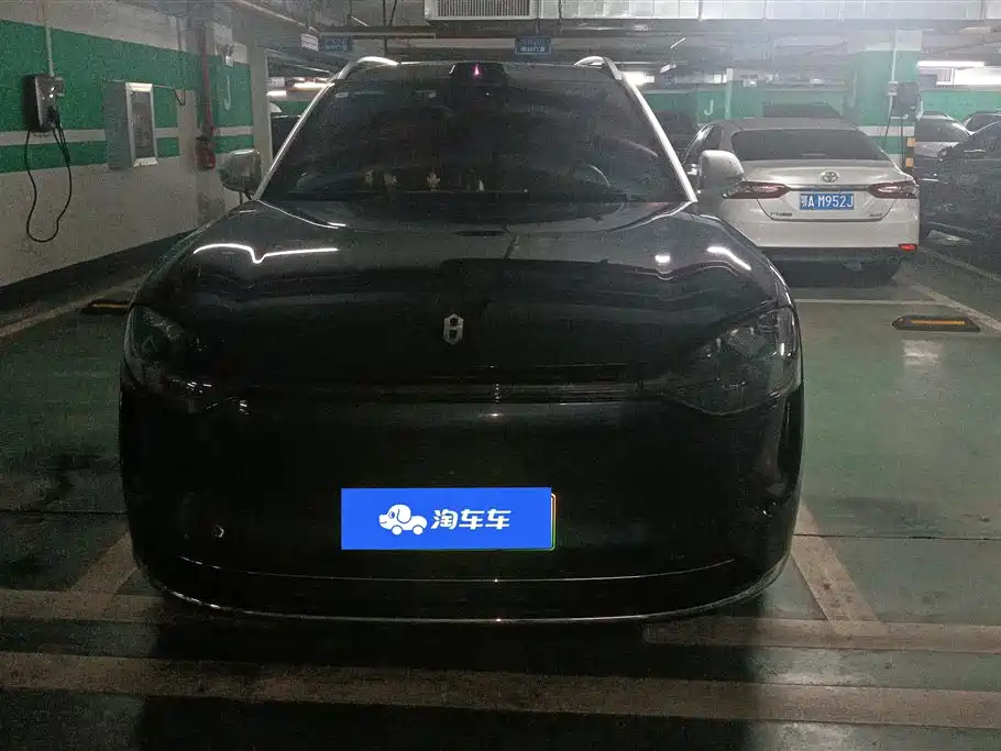 AITO Wenjie AITO M9 2024 Range Extender Max Edition 42kWh 6-seater фото 2