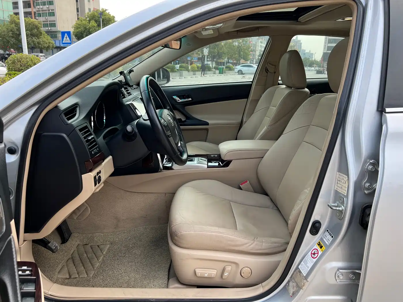 Toyota Reiz 2010 2.5V Elegance Elite Edition фото 15