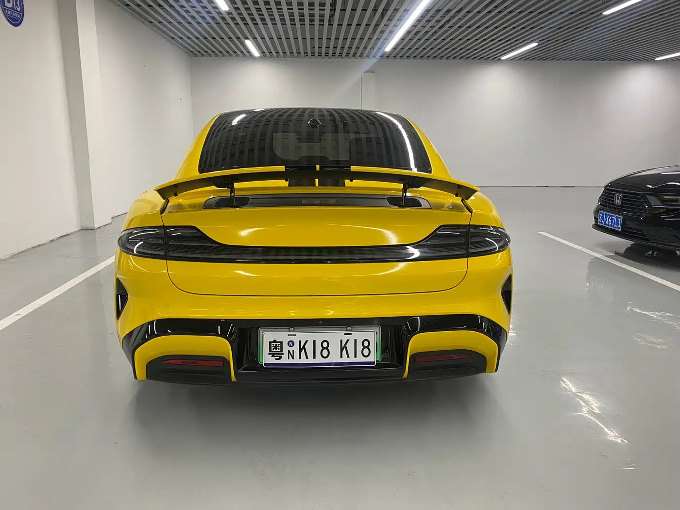 Xiaomi Auto Xiaomi SU7 2024 AWD Extended Range Advanced Smart Driving Max Edition фото 17