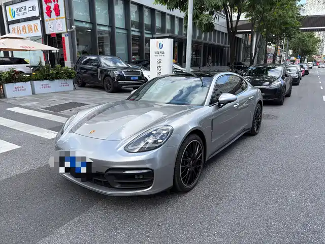 PORSCHE PANAMERA