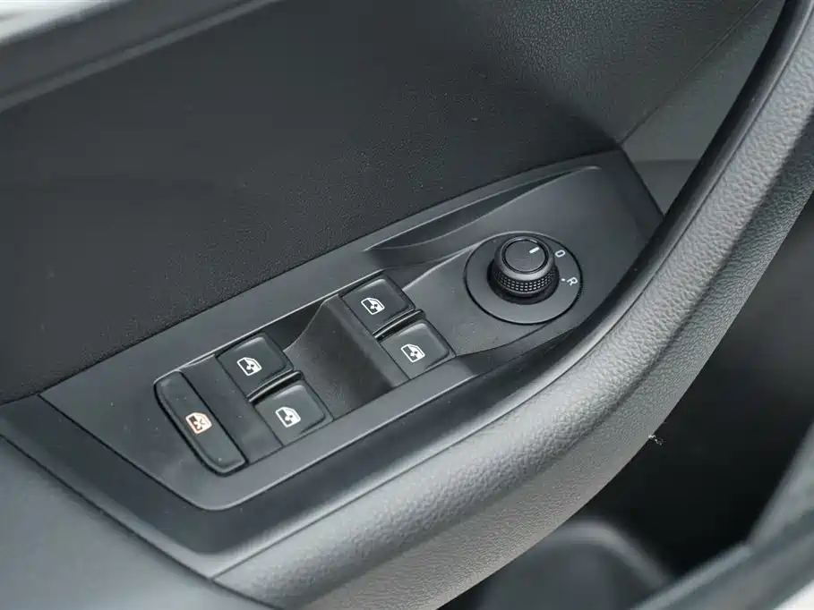 Škoda Kamiq 2023 Facelift 1.5L Auto Comfort Edition фото 11