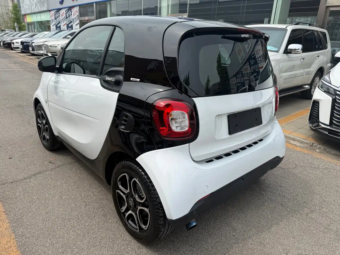 smart fortwo 2018 2016 0.9T 66kW Hardtop Pioneer