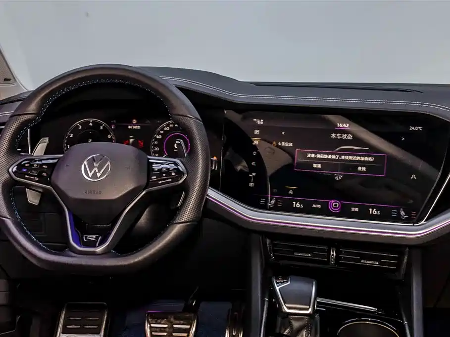 Volkswagen Touareg 2021 3.0TSI Sharp Edition with Gloss Black Sports Package фото 34