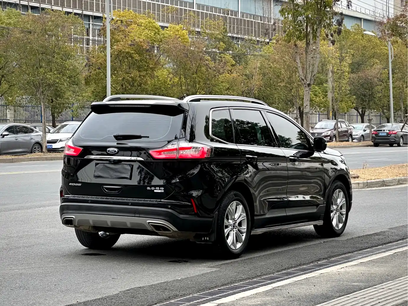 Фото 4 - Ford Edge