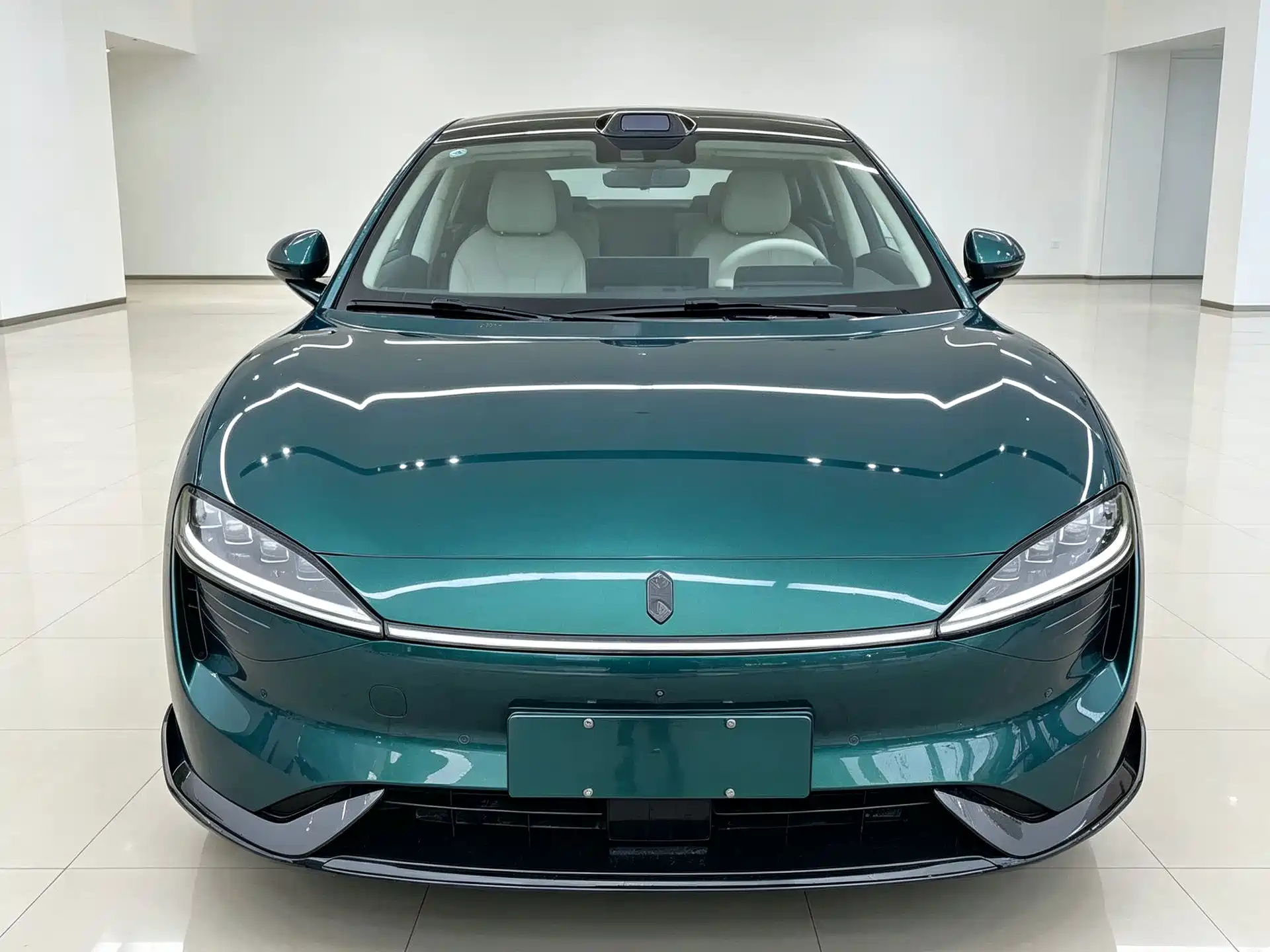Photo 2 - Zhijie S7