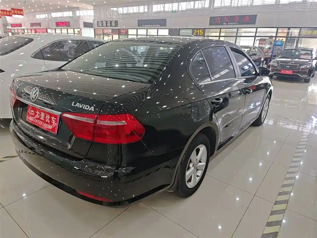Volkswagen Lavida 2013 Facelift Classic 1.6L Automatic Trend фото 7