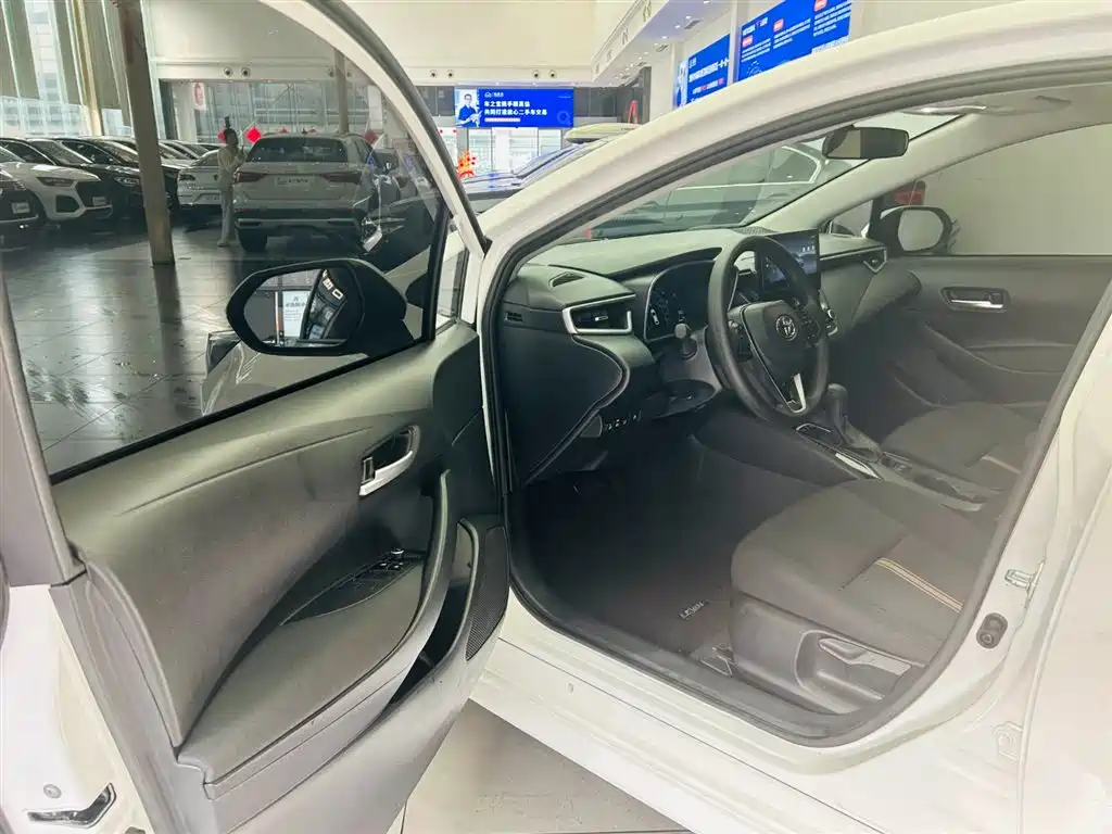 Toyota Levin 2023 Smart Hybrid 1.8L Luxury фото 20
