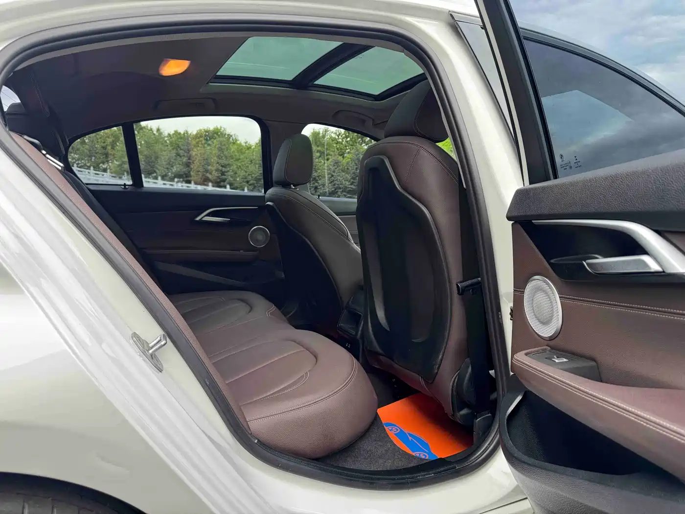 BMW 1 Series 2022 120i M Sport Shadow Edition фото 9