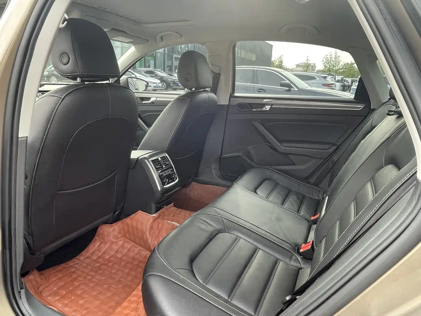 Volkswagen Passat 2017 330TSI DSG Prestige фото 5