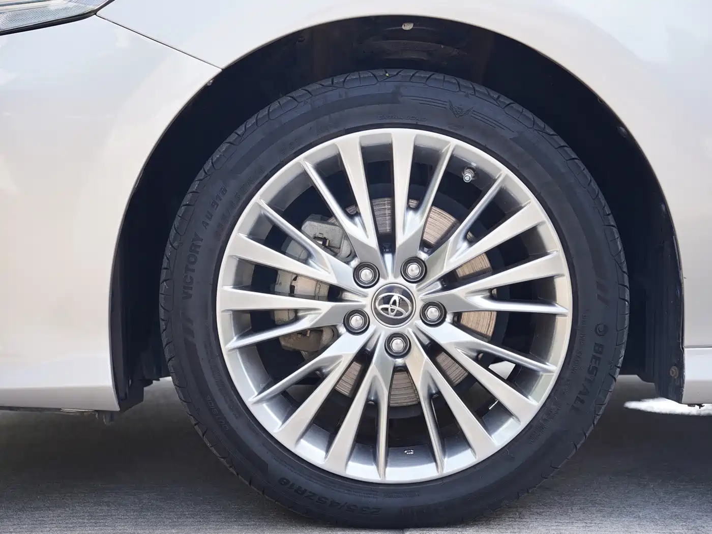 Toyota Camry 2019 Facelift Hybrid 2.5HG Luxury Edition фото 10