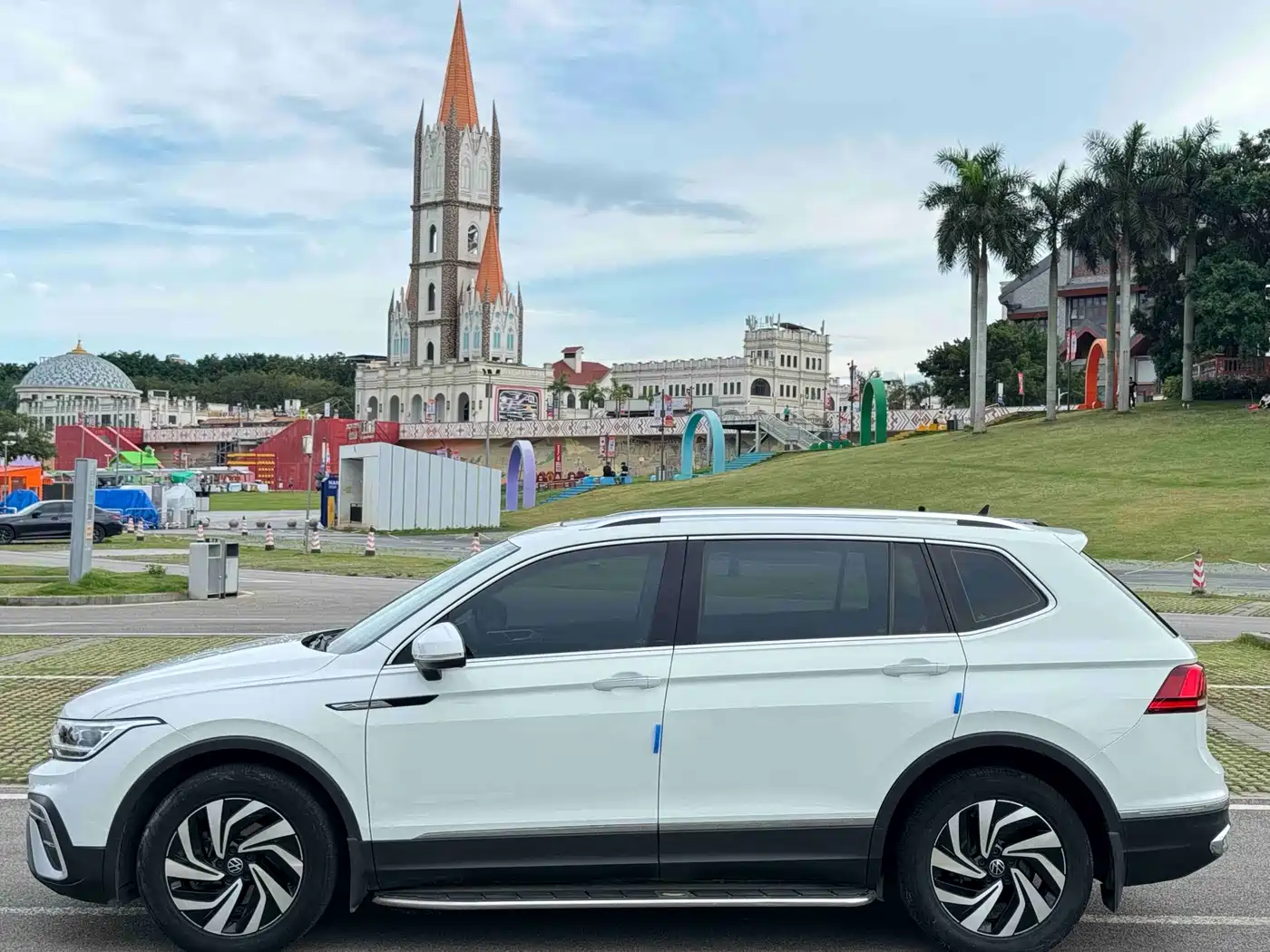 Volkswagen Tiguan L 2023 280TSI 2WD Trend Limited Edition фото 3