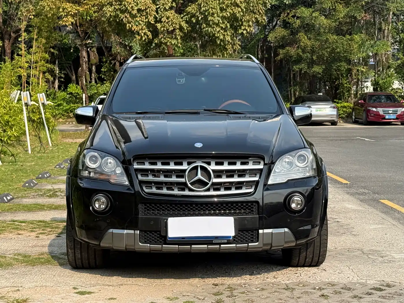 Mercedes-Benz M-Class AMG 2011 AMG ML 63 фото 2
