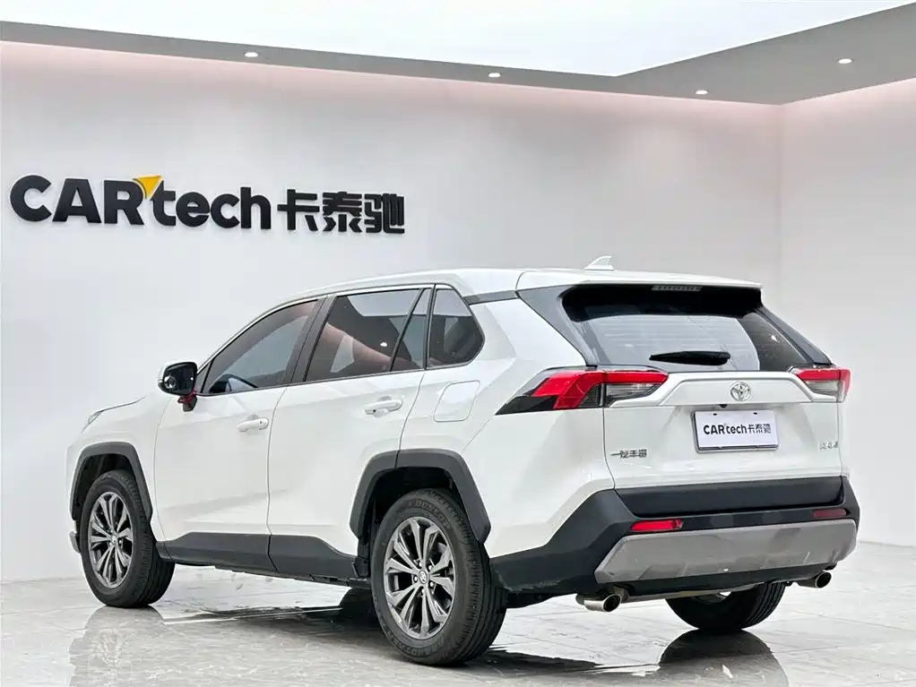 Toyota RAV4 Rongfang 2023 2.0L CVT 2WD Fashion Edition фото 3