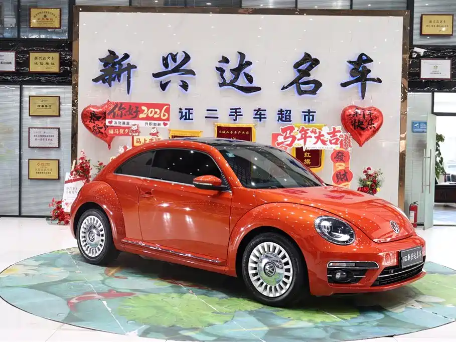 Volkswagen Beetle 2018 180TSI Joy Orange Edition фото 3