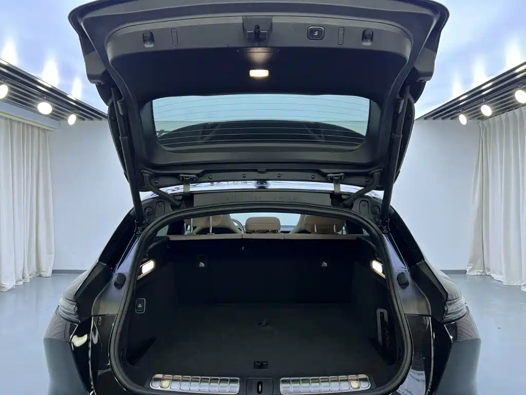 Фото 24 - NIO ET5T