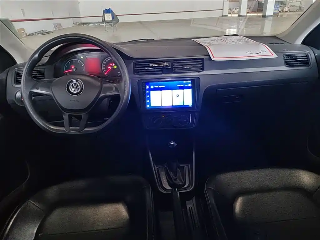 VOLKSWAGEN SANTANA