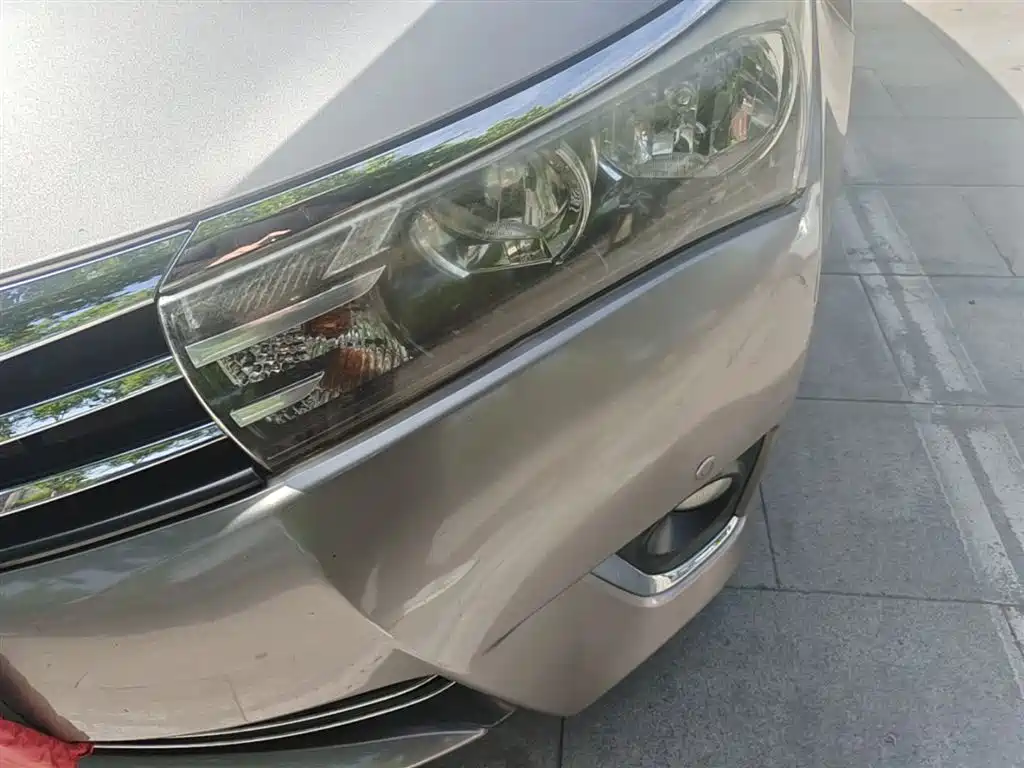 Toyota Corolla 2014 1.6L CVT GL-i фото 24