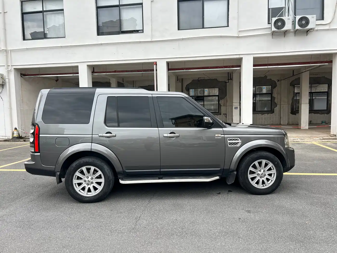 Land Rover Discovery 2009 Model 2.7 TDV6-S фото 8
