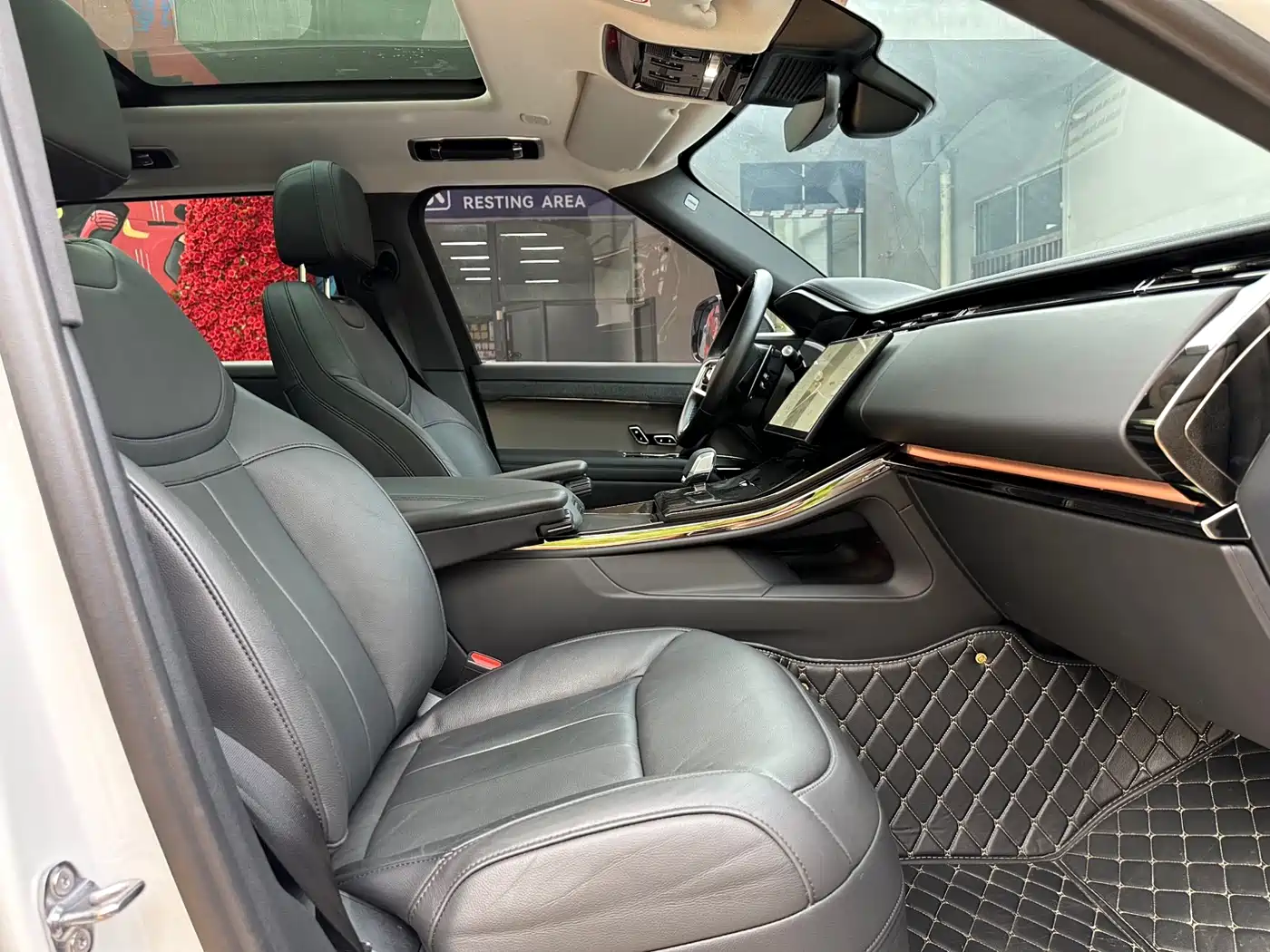 Land Rover Range Rover Sport 2024 360PS S фото 19