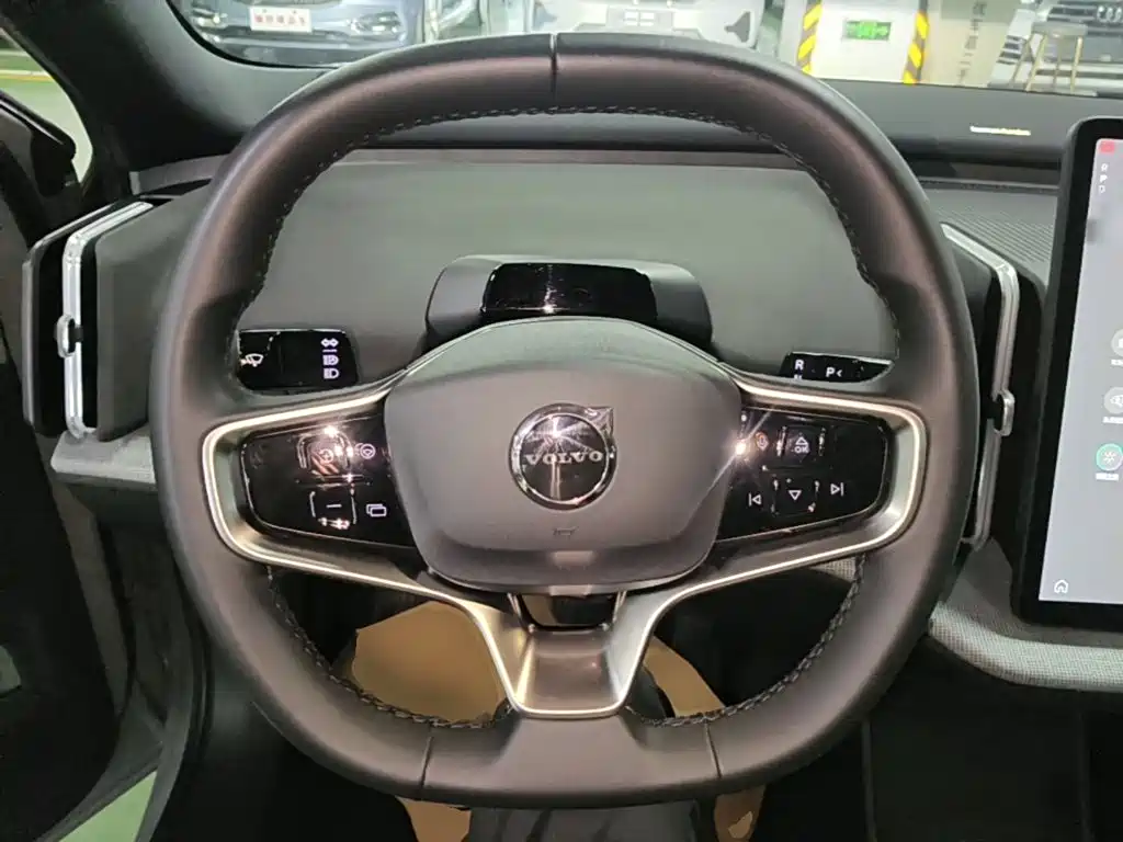 Volvo EX30 2024 2025 RWD Long Range Ultra