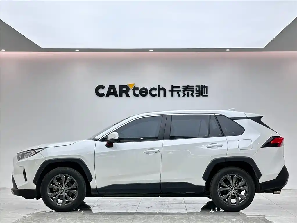 Toyota RAV4 Rongfang 2023 2.0L CVT 2WD Fashion Edition фото 2