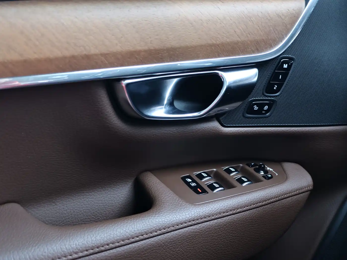 VOLVO S90 PLUG IN HYBRID