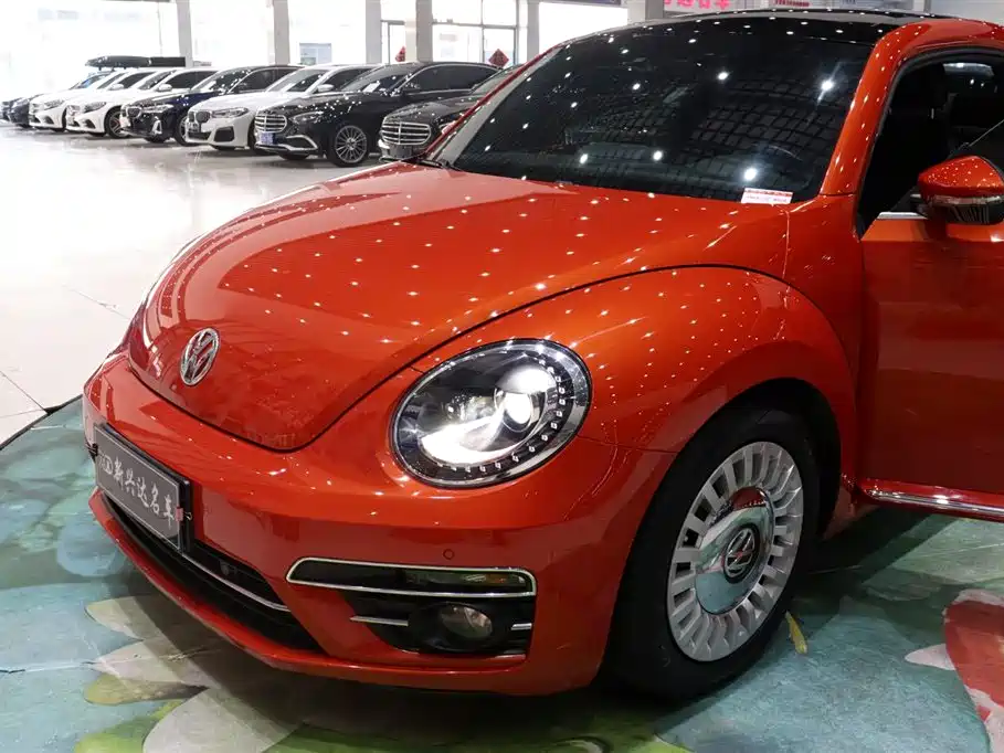 Volkswagen Beetle 2018 180TSI Joy Orange Edition фото 22
