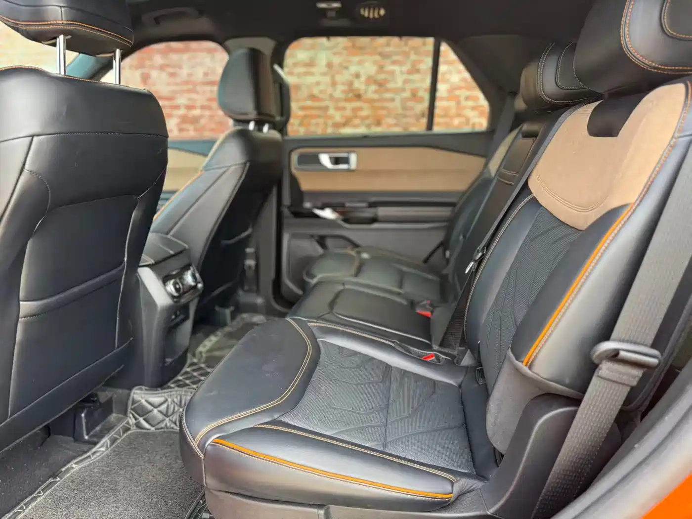 FORD EXPLORER