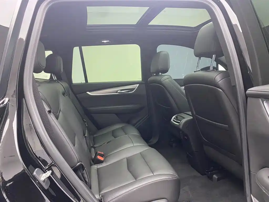 Cadillac XT6 2021 2.0T 7-Seater 4WD Trend Edition фото 26