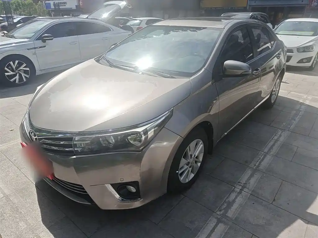 Toyota Corolla 2014 1.6L CVT GL-i фото 2