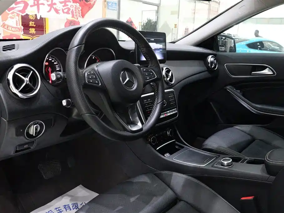 Mercedes-Benz GLA 2018 GLA 220 4MATIC Sport фото 7