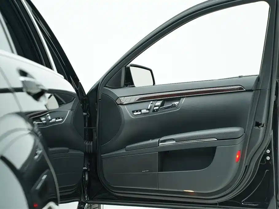 Mercedes-Benz S-Class 2010 S 350 L 4MATIC фото 26