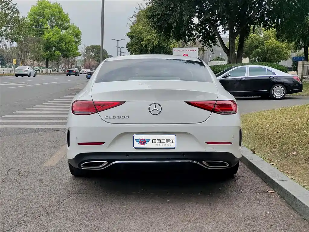 MERCEDES-BENZ CLS