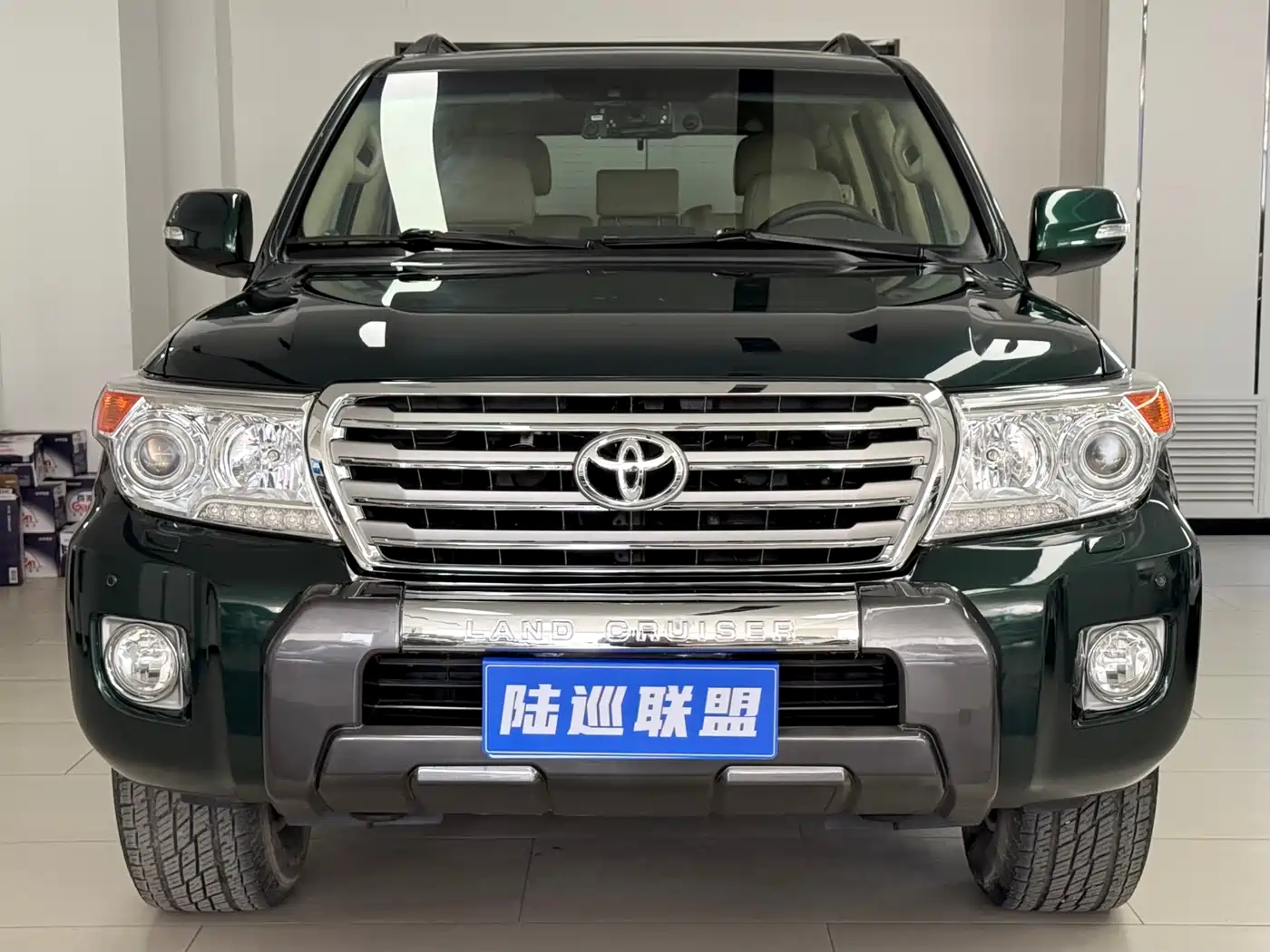 Toyota Land Cruiser 2012 4.0L Automatic VX фото 2